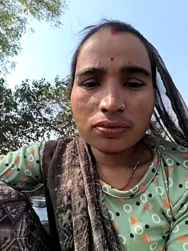 Hot raaani online show from 11-07-25, 06:18