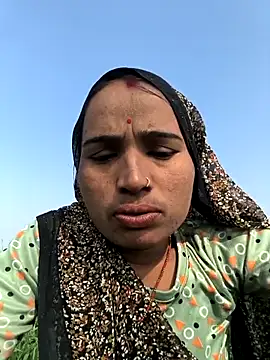 Hot raaani online show from 12-19-25, 07:55