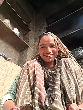 Hot raaani online show from 01-14-26, 04:38