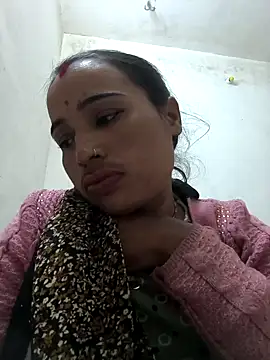 Hot raaani online show from 12-17-25, 02:55