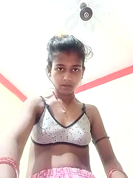 Snapshot of Saniye-143 chatting on 10-06-25, 04:57 Saniye-143 online show from 10-06-25, 04:57