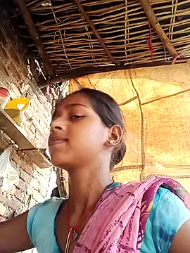 Snapshot of Saniye-143 chatting on 09-21-25, 03:33 Saniye-143 online show from 09-21-25, 03:33