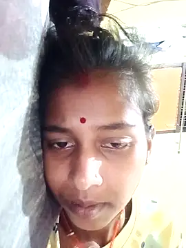 Snapshot of Saniye-143 chatting on 10-14-25, 05:57 Saniye-143 online show from 10-14-25, 05:57