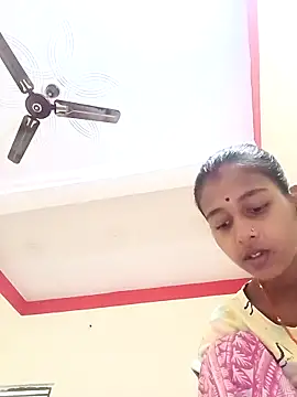 Snapshot of Saniye-143 chatting on 10-15-25, 06:54 Saniye-143 online show from 10-15-25, 06:54
