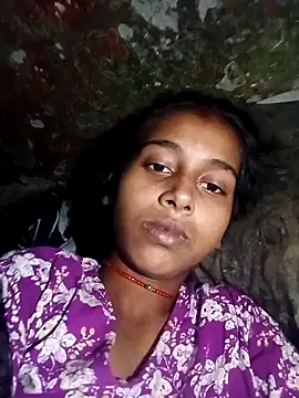 Snapshot of Saniye-143 chatting on 10-31-25, 05:31 Saniye-143 online show from 10-31-25, 05:31
