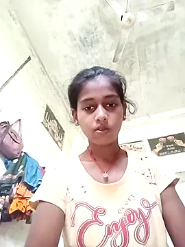 Snapshot of Saniye-143 chatting on 09-10-25, 05:17 Saniye-143 online show from 09-10-25, 05:17