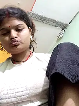 Snapshot of Hot_mirchjii chatting on 10-28-25, 03:29 Hot mirchjii online show from 10-28-25, 03:29