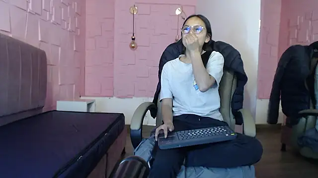 katalina07 1 online show from 03-17-26, 01:47