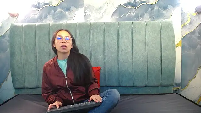 katalina07 1 online show from 05-17-26, 12:43