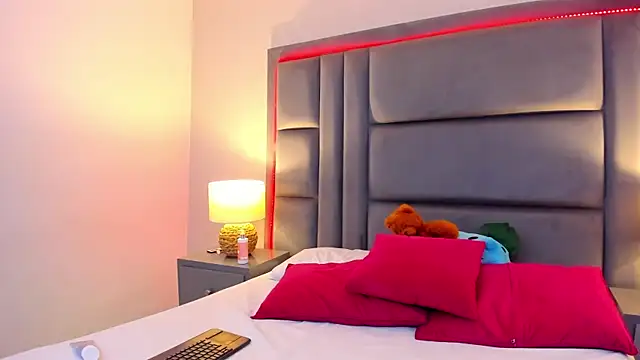 GabyMoreau online show from 01-09-26, 07:21