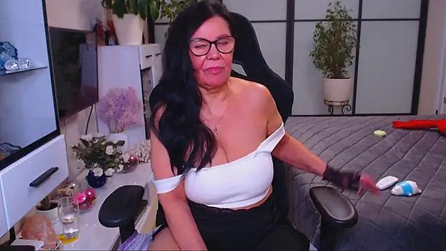 Anna Blare online show from 11-30-25, 10:16