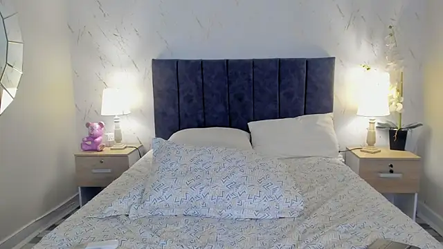 Snapshot of Emilly_Beaumont chatting on 04-25-26, 02:14 Emilly Beaumont online show from 04-25-26, 02:14