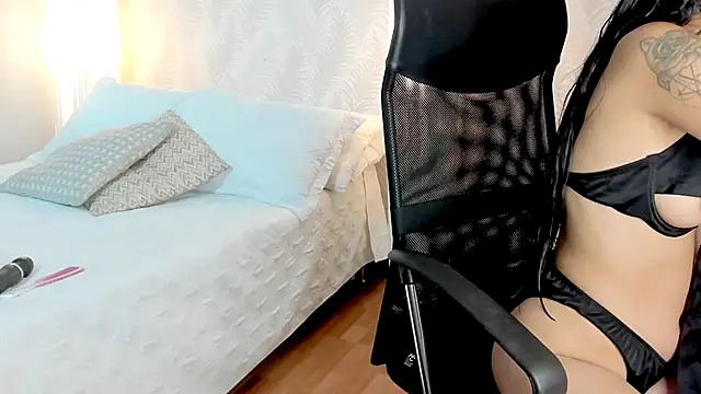 Emilly Beaumont online show from 10-10-25, 12:17