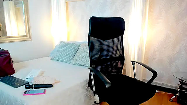 Emilly Beaumont online show from 10-11-25, 11:00