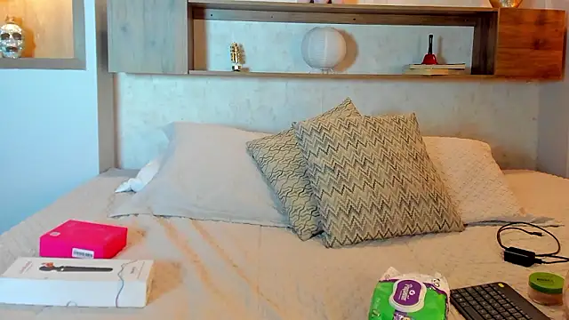 Emilly Beaumont online show from 01-08-26, 11:49