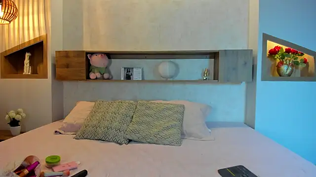 Emilly Beaumont online show from 03-25-26, 01:10