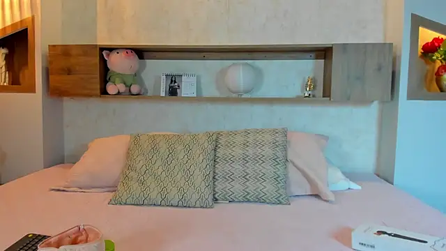 Emilly Beaumont online show from 03-31-26, 01:24