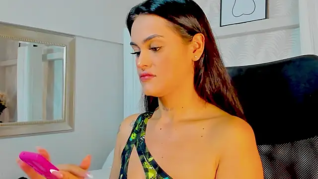 Emilly Beaumont online show from 10-06-25, 01:45