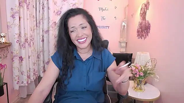 Snapshot of MyLovOne chatting on 06-20-26, 10:31 MyLovOne online show from 06-20-26, 10:31
