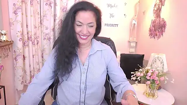 Snapshot of MyLovOne chatting on 05-11-26, 04:04 MyLovOne online show from 05-11-26, 04:04
