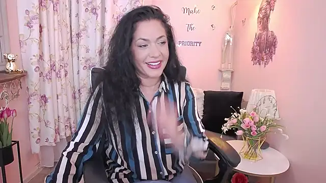 Snapshot of MyLovOne chatting on 06-01-26, 10:59 MyLovOne online show from 06-01-26, 10:59