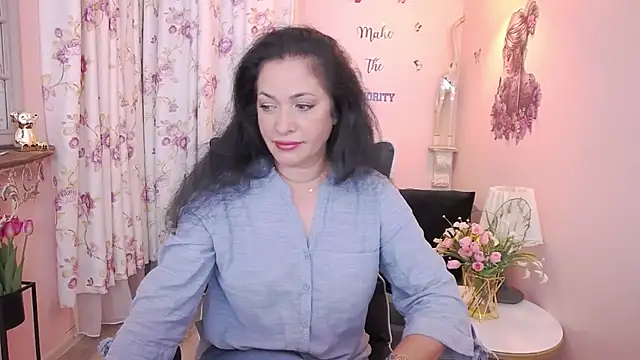 Snapshot of MyLovOne chatting on 06-07-26, 09:25 MyLovOne online show from 06-07-26, 09:25