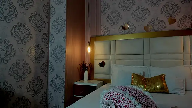 luna hot ass online show from 02-14-26, 03:40