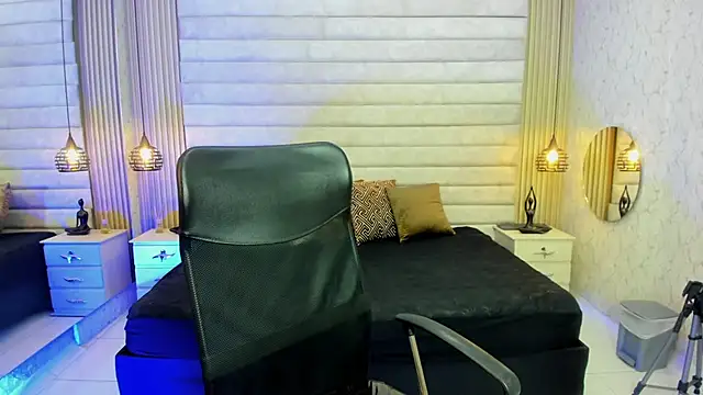 keytinthomson  online show from 02-02-26, 07:24