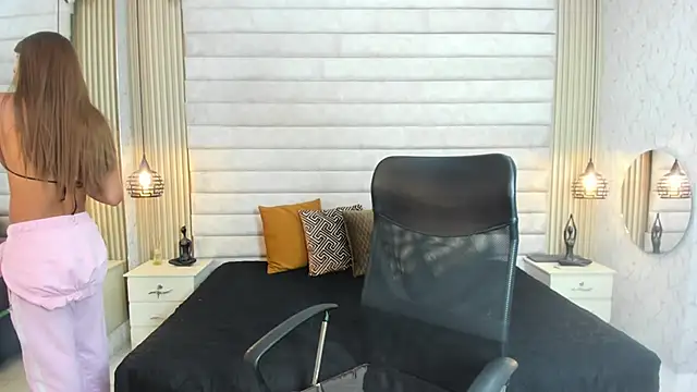 keytinthomson  online show from 02-23-26, 07:14