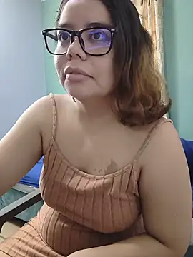 Snapshot of saenz_eymi chatting on 06-07-26, 06:13 saenz eymi online show from 06-07-26, 06:13