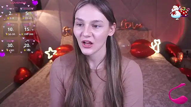 Snapshot of DiamondGoldie chatting on 02-08-26, 08:28 DiamondGoldie online show from 02-08-26, 08:28