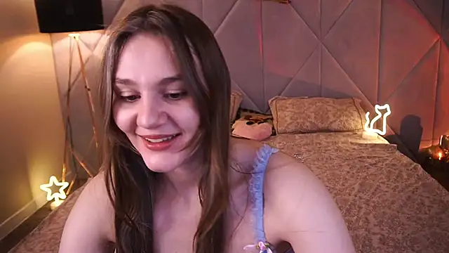 Snapshot of DiamondGoldie chatting on 01-31-26, 08:29 DiamondGoldie online show from 01-31-26, 08:29