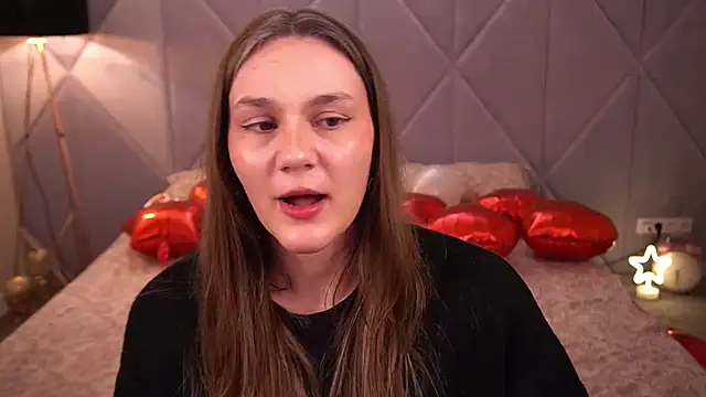 Snapshot of DiamondGoldie chatting on 02-21-26, 08:11 DiamondGoldie online show from 02-21-26, 08:11