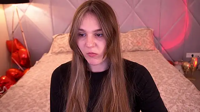 Snapshot of DiamondGoldie chatting on 02-16-26, 08:29 DiamondGoldie online show from 02-16-26, 08:29