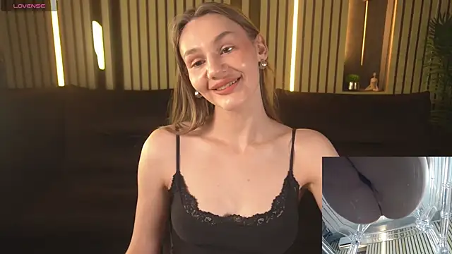 Snapshot of DiamondGoldie chatting on 07-16-26, 12:57 DiamondGoldie online show from 07-16-26, 12:57