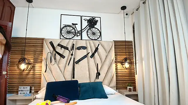 Cinthiabaker online show from 11-25-25, 11:43