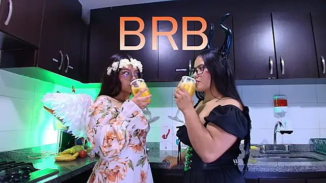 Lilith and Khloe online show from 11-12-25, 11:25