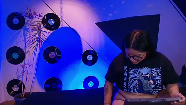 Lilith and Khloe online show from 11-01-25, 11:26