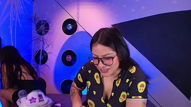 Lilith and Khloe online show from 11-18-25, 11:35