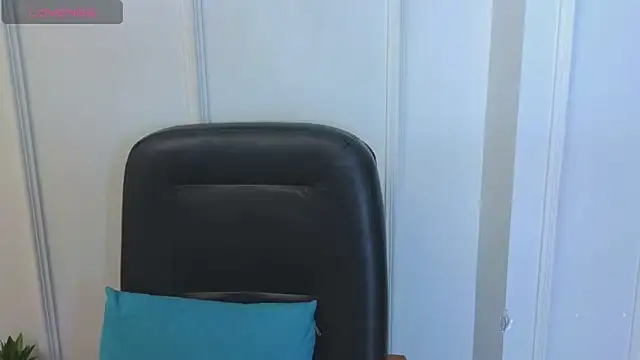 Snapshot of Kuro_Ren chatting on 10-10-25, 01:34 Kuro Ren online show from 10-10-25, 01:34