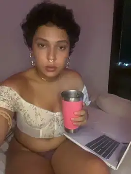 Snapshot of OliviaWild_ chatting on 03-05-26, 02:41 OliviaWild online show from 03-05-26, 02:41