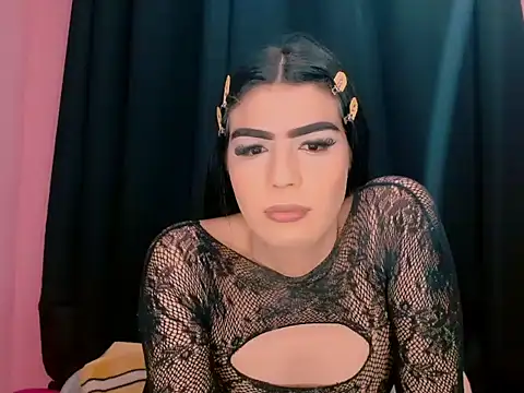 Snapshot of _crystal23_ chatting on 09-30-25, 11:33  crystal23  online show from 09-30-25, 11:33