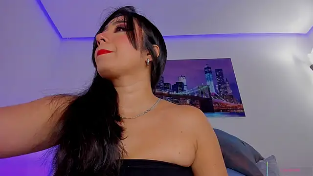 Snapshot of eva_rain_ chatting on 10-31-25, 10:05 eva rain online show from 10-31-25, 10:05