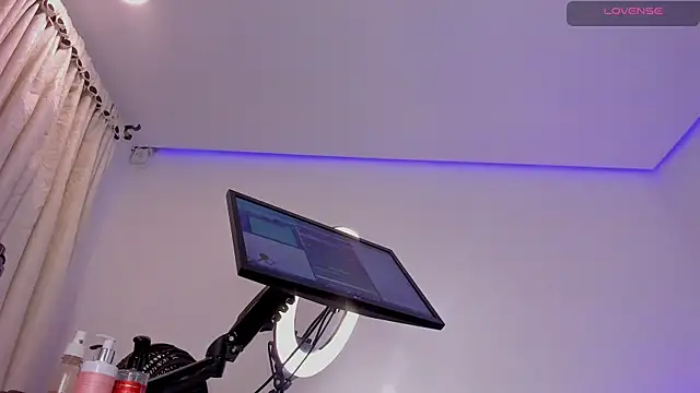 Snapshot of eva_rain_ chatting on 12-22-25, 01:55 eva rain online show from 12-22-25, 01:55