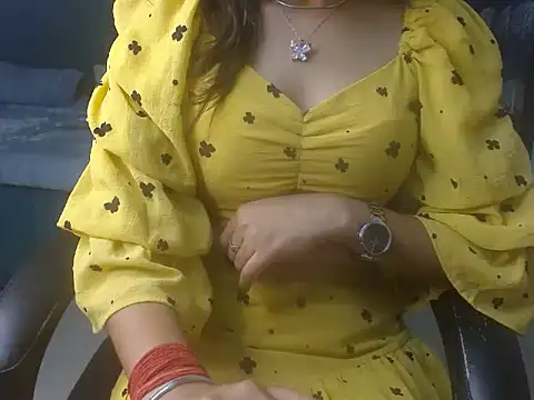 Snapshot of Urlove_lily chatting on 10-02-25, 02:20 Urlove lily online show from 10-02-25, 02:20