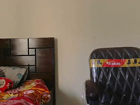 Snapshot of Himanshi_Singb chatting on 01-14-26, 07:12 Himanshi Singb online show from 01-14-26, 07:12