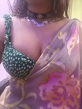 Snapshot of Naina_007 chatting on 09-18-25, 04:48 Naina 007 online show from 09-18-25, 04:48