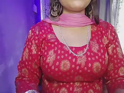 Snapshot of Naina_007 chatting on 10-10-25, 06:47 Naina 007 online show from 10-10-25, 06:47