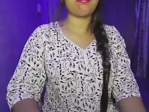 Snapshot of Naina_007 chatting on 10-14-25, 05:57 Naina 007 online show from 10-14-25, 05:57