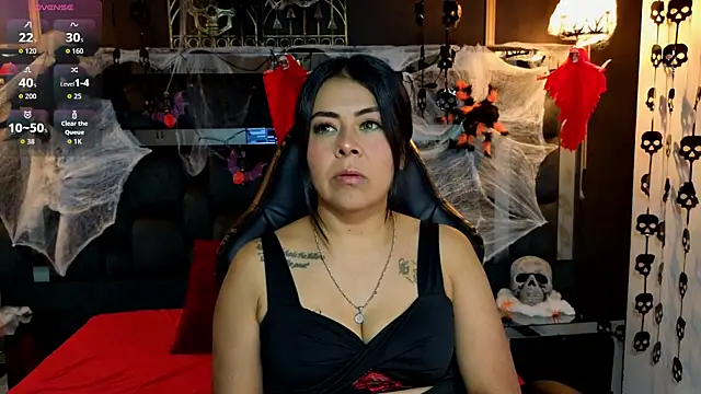 Aniajoness  online show from 10-31-25, 04:42